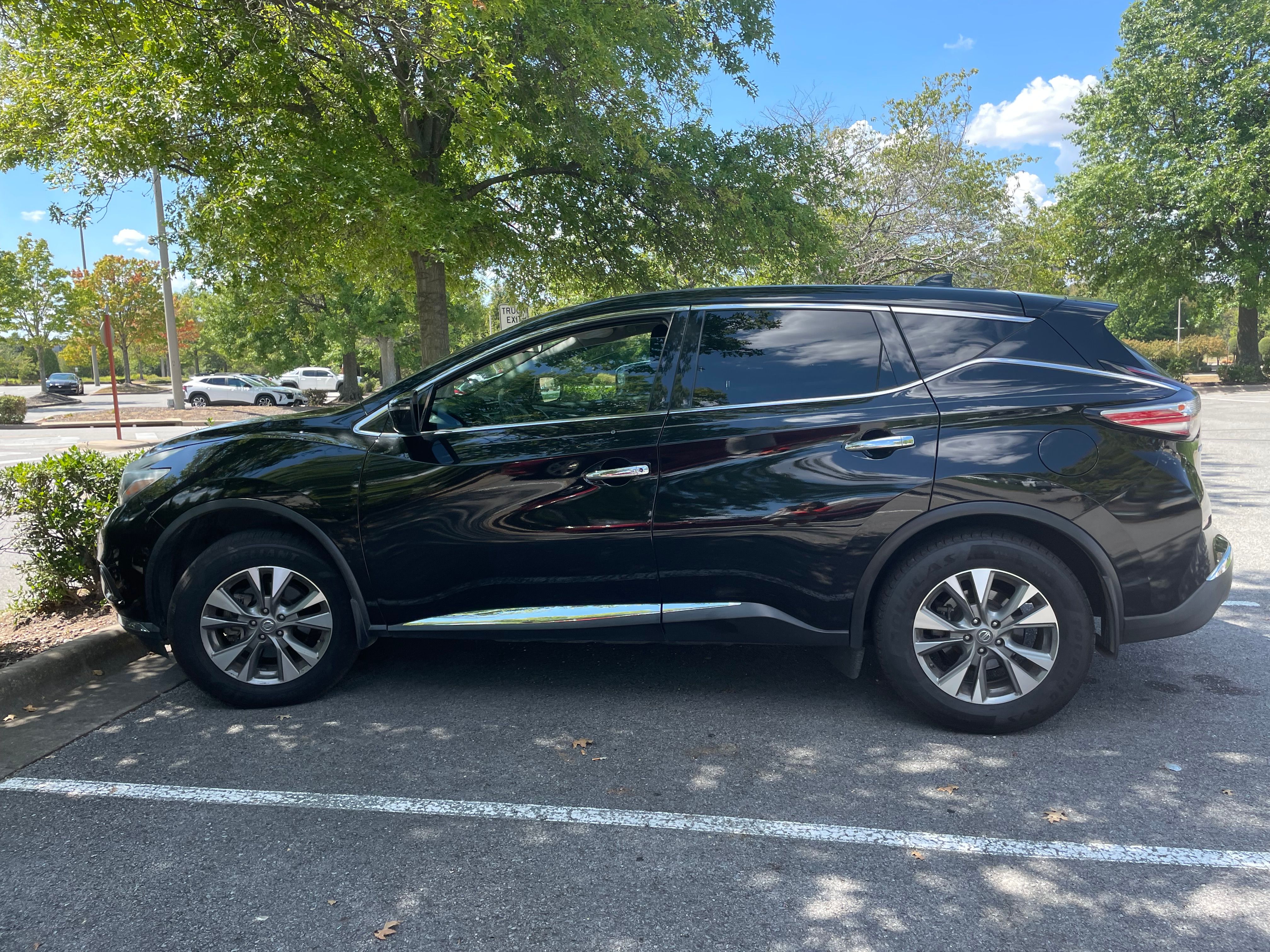 Used 2018 Nissan Murano S FWD image 1