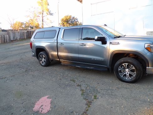 Used 2019 GMC Sierra 1500 SLE w/ SLE Value Package image 12