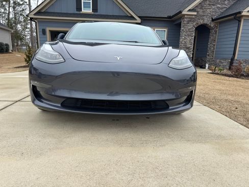 Used 2023 Tesla Model 3 Performance image 2