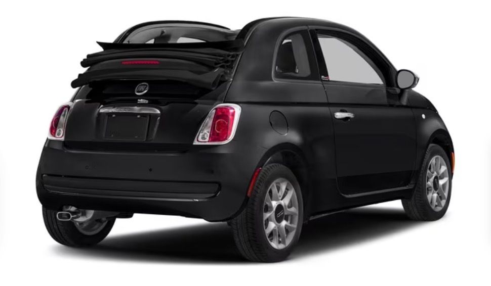 Used 2017 FIAT 500 Lounge FWD image 1