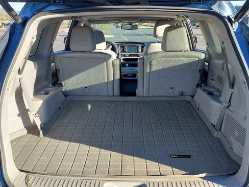 Used 2016 Toyota Highlander XLE image 6