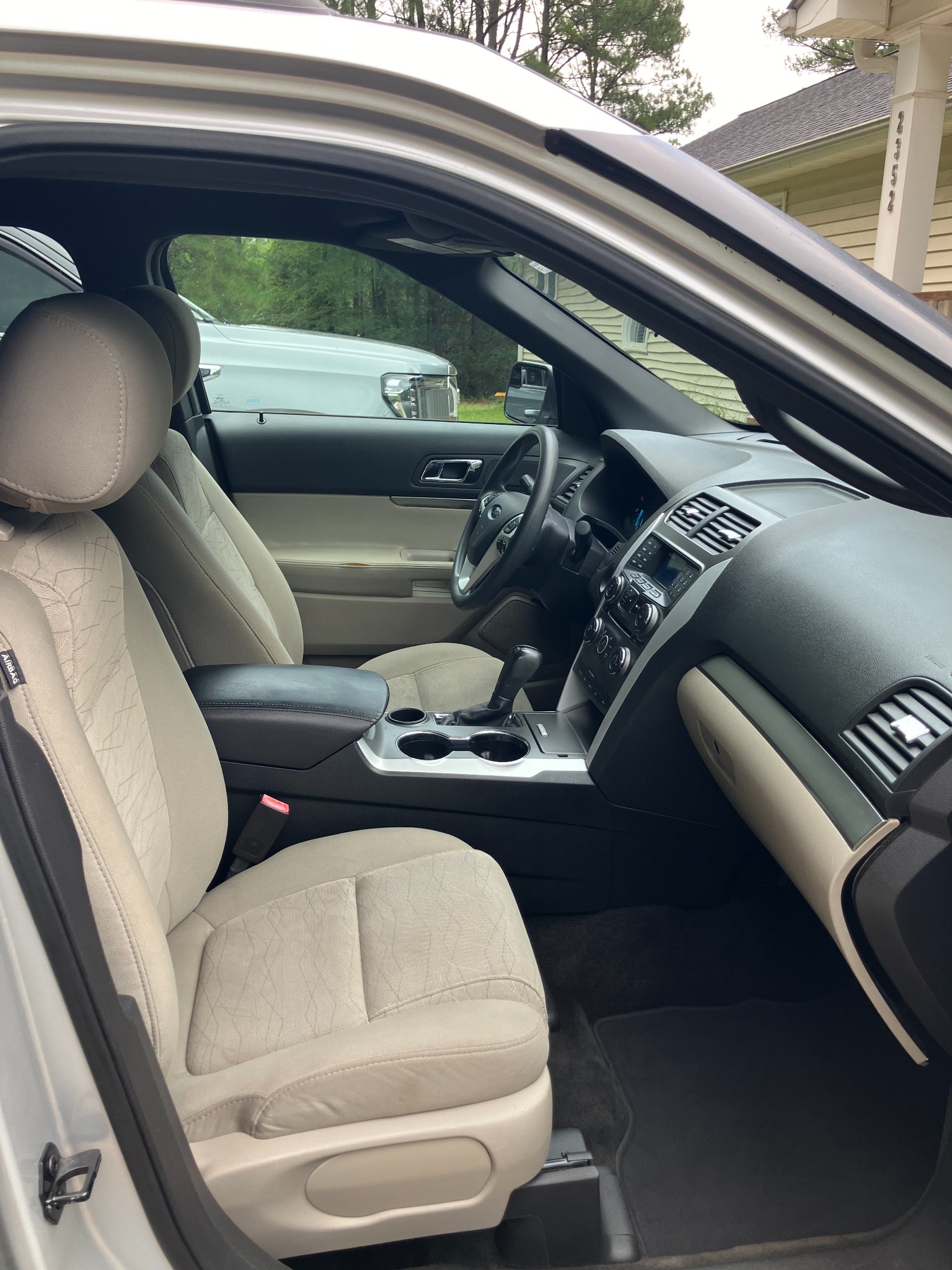 Used 2015 Ford Explorer FWD image 5