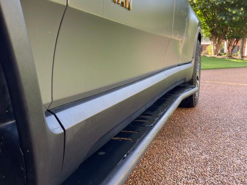 Used 2023 Rivian R1T Launch Edition AWD/4WD image 10