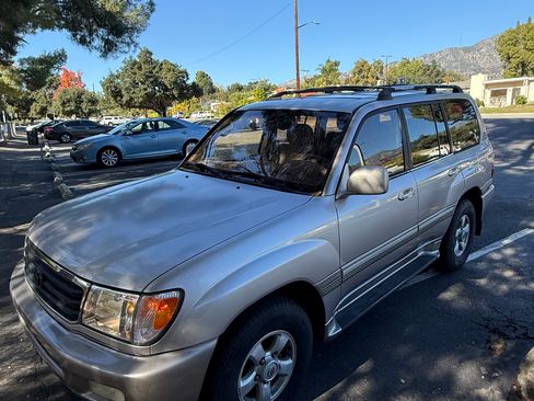 Used 2000 Toyota Land Cruiser image 1