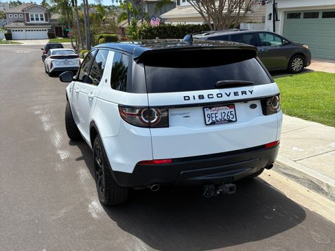 Used 2017 Land Rover Discovery Sport HSE AWD/4WD image 5