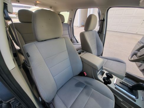 Used 2011 Ford Escape XLT w/ Cargo Pkg image 32