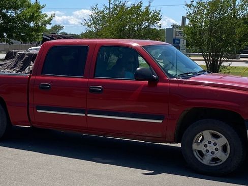 Used 2004 Chevrolet Silverado 1500 4x4 Crew Cab image 1