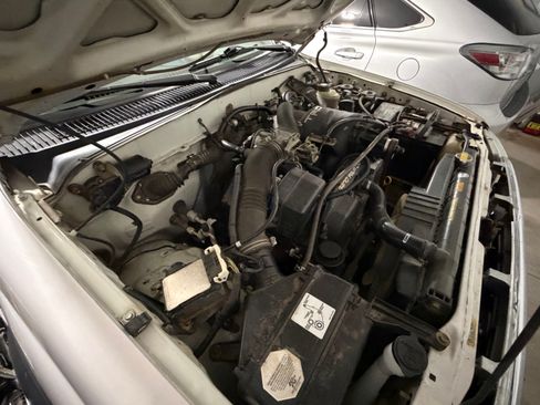 Used 2000 Toyota Tacoma 4x4 Xtracab V6 image 22