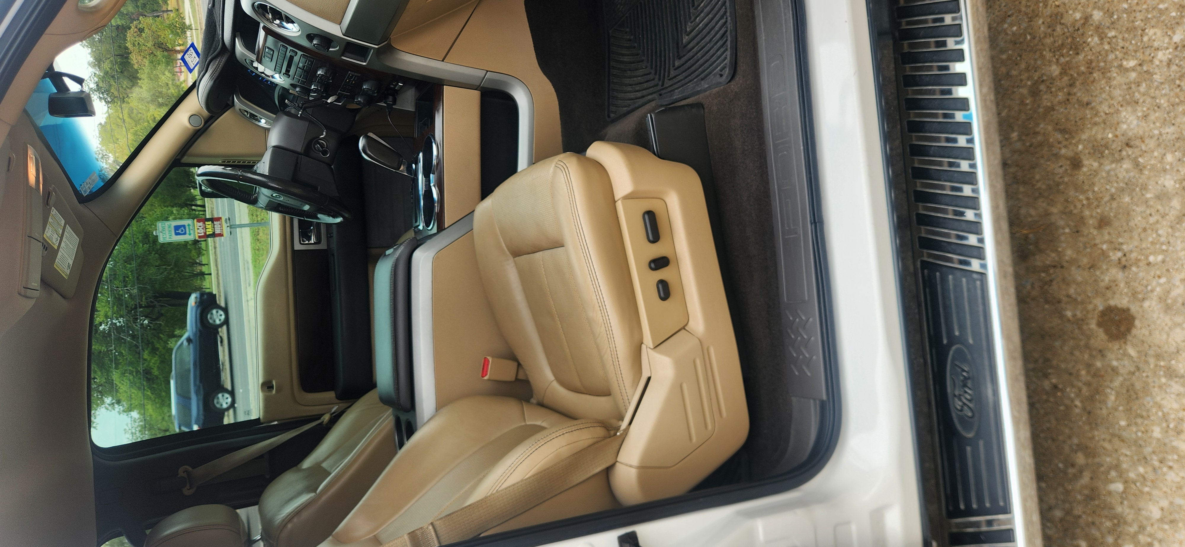 Used 2012 Ford F150 Lariat w/ Lariat Plus Pkg RWD image 10