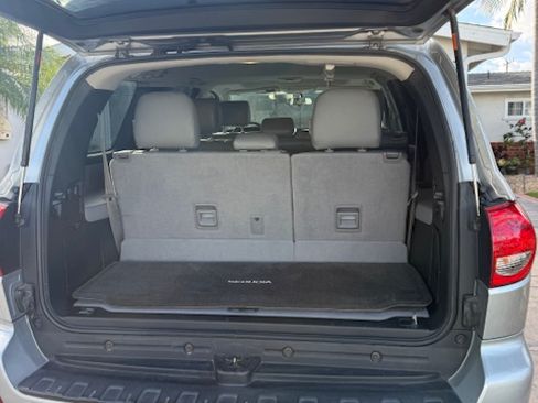 Used 2016 Toyota Sequoia SR5 AWD/4WD image 14
