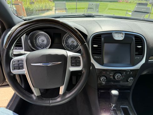 Used 2012 Chrysler 300 C w/ 19-Premium Speaker Group image 9