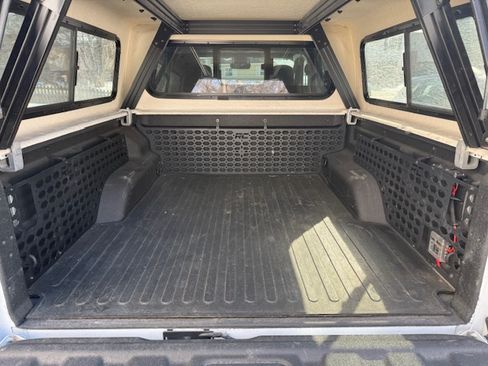 Used 2022 Jeep Gladiator Rubicon w/ LED Lighting Group image 9