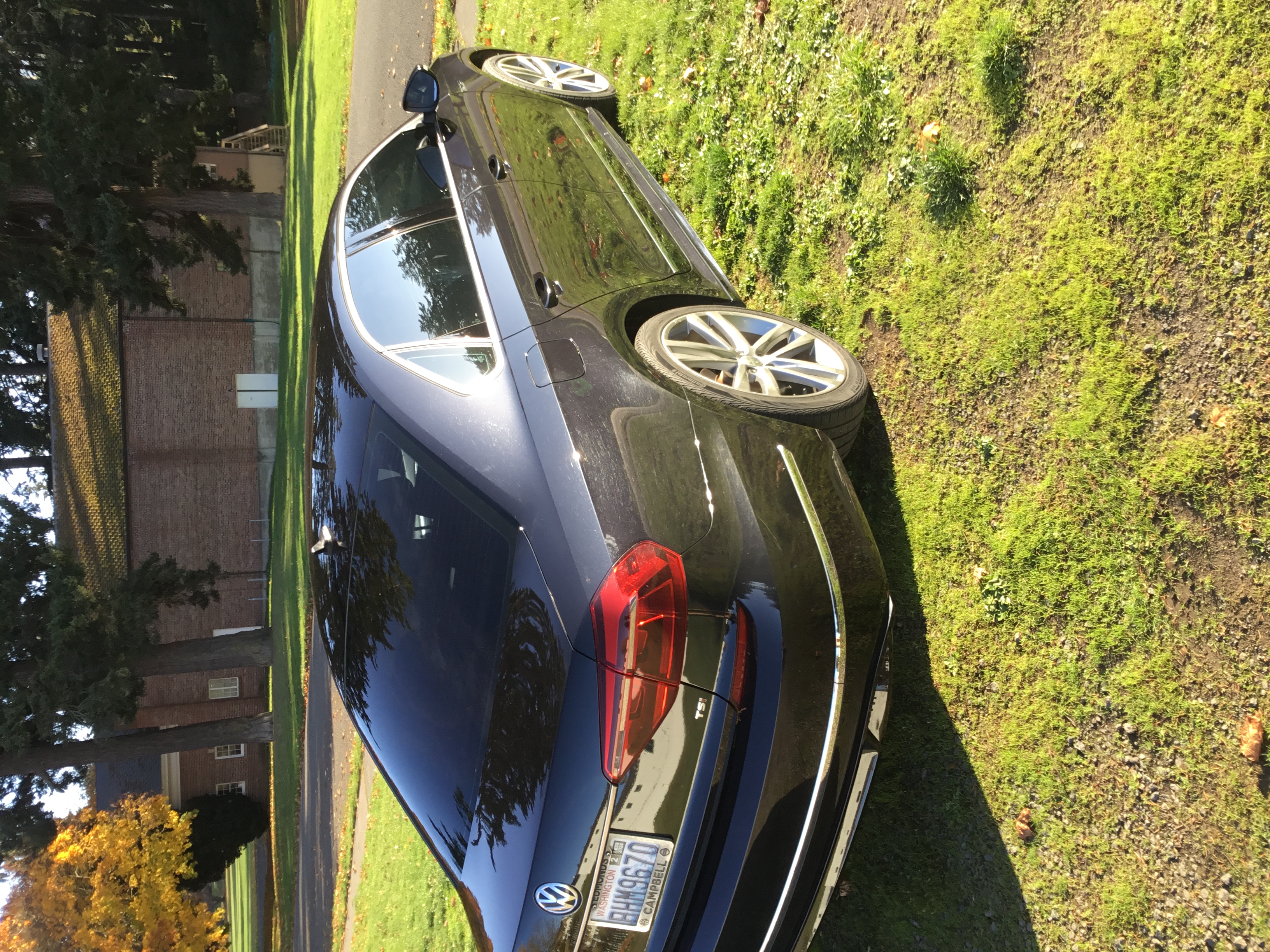 Used 2017 Volkswagen Passat 1.8T R-Line FWD image 1