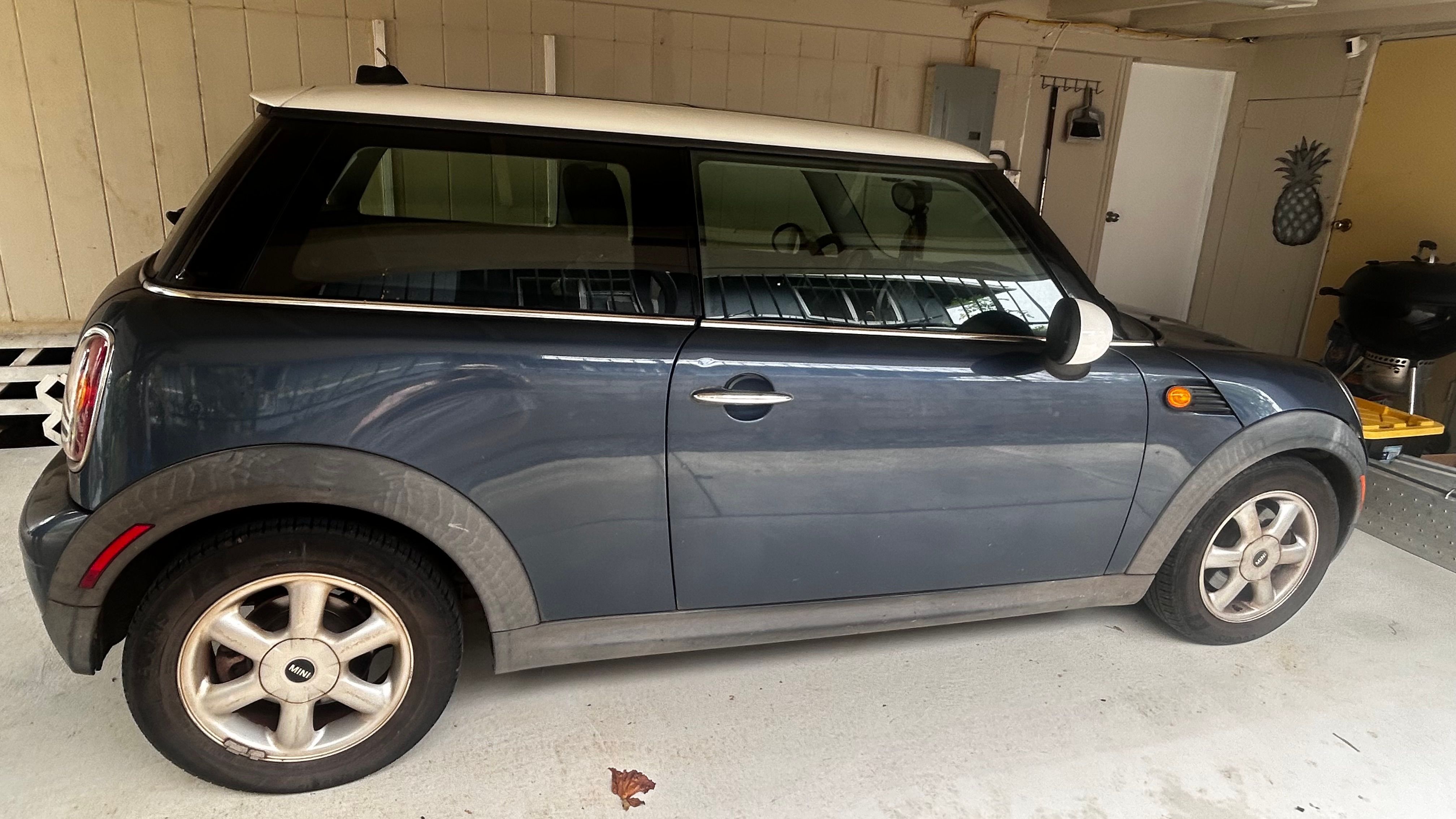 Used 2009 MINI Cooper Hardtop FWD image 4