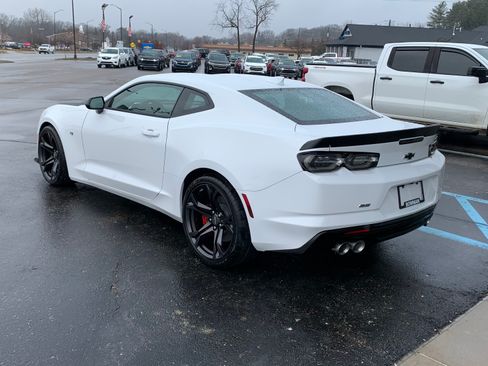 Used 2023 Chevrolet Camaro SS RWD image 2