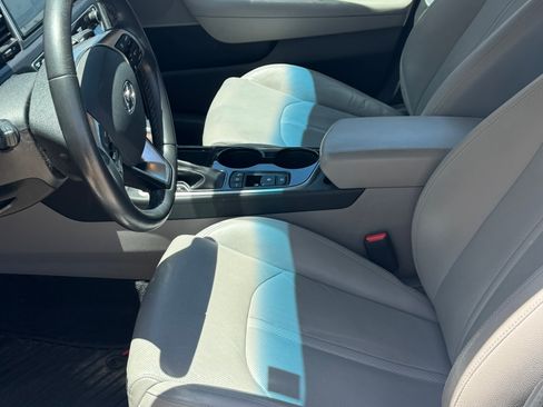 Used 2019 Hyundai Sonata Limited FWD image 11