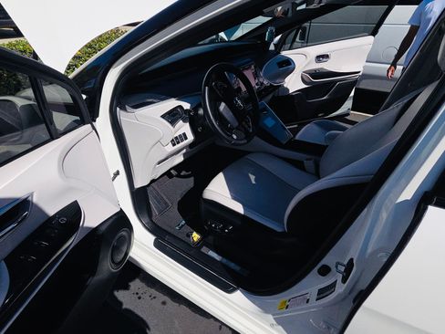 Used 2019 Toyota Mirai image 14