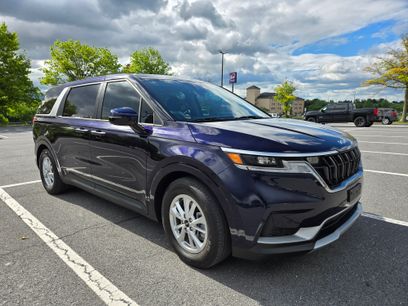 Used 2024 Kia Carnival LX