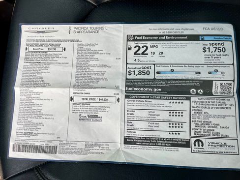 Used 2021 Chrysler Pacifica Touring-L w/ Premium & Safety Sphere Group FWD image 2