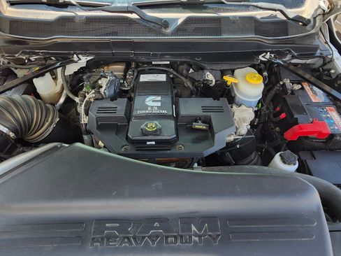 Used 2021 RAM 3500 Tradesman w/ Chrome Appearance Group AWD/4WD image 8