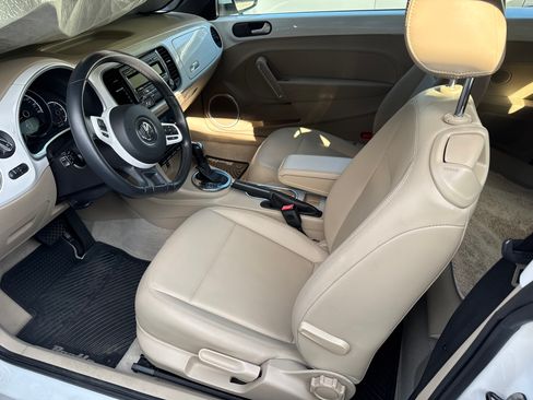 Used 2014 Volkswagen Beetle 2.5 image 2