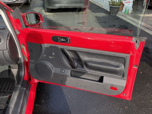 Used 2007 Volkswagen Beetle Convertible w/ Package 1 image 13