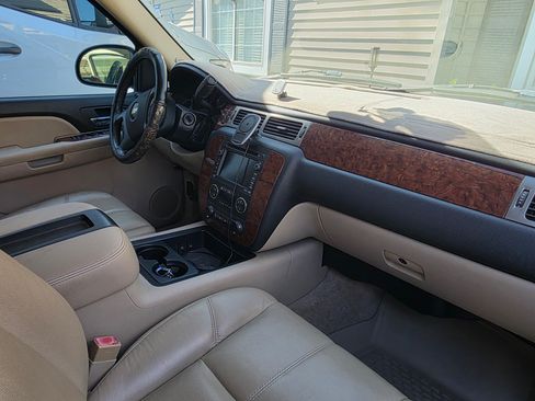 Used 2007 Chevrolet Tahoe LTZ w/ LTZ Preferred Equipment Group image 24