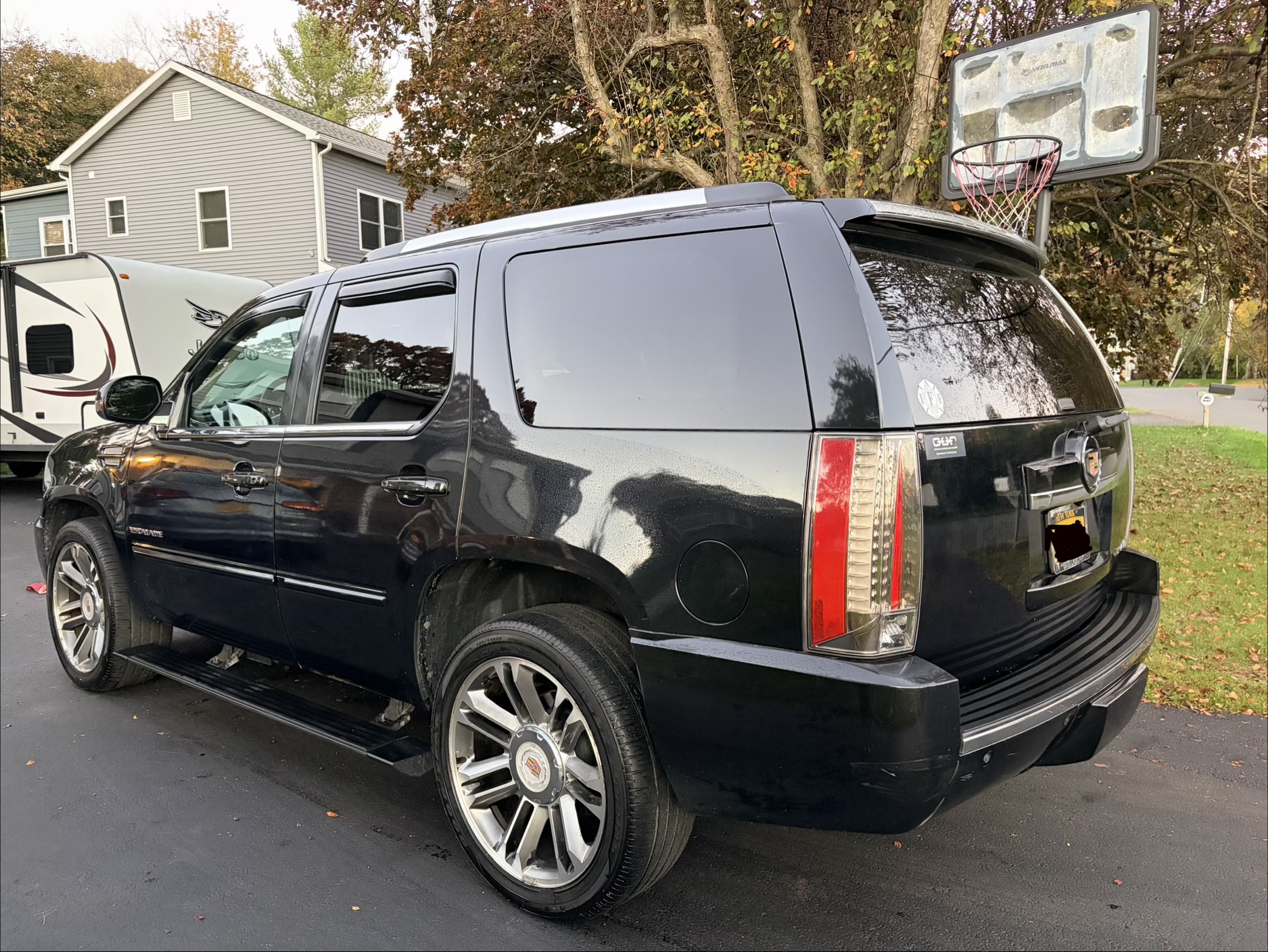 Used 2013 Cadillac Escalade Premium AWD/4WD image 4