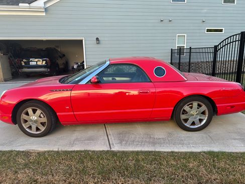 Used 2003 Ford Thunderbird image 5