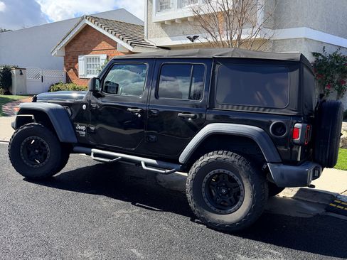 Used 2018 Jeep Wrangler Unlimited Sport S image 5