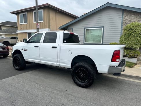 Used 2018 RAM 2500 Tradesman w/ Chrome Appearance Group AWD/4WD image 4