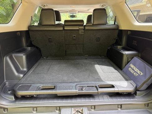 Used 2017 Toyota 4Runner Limited RWD image 10