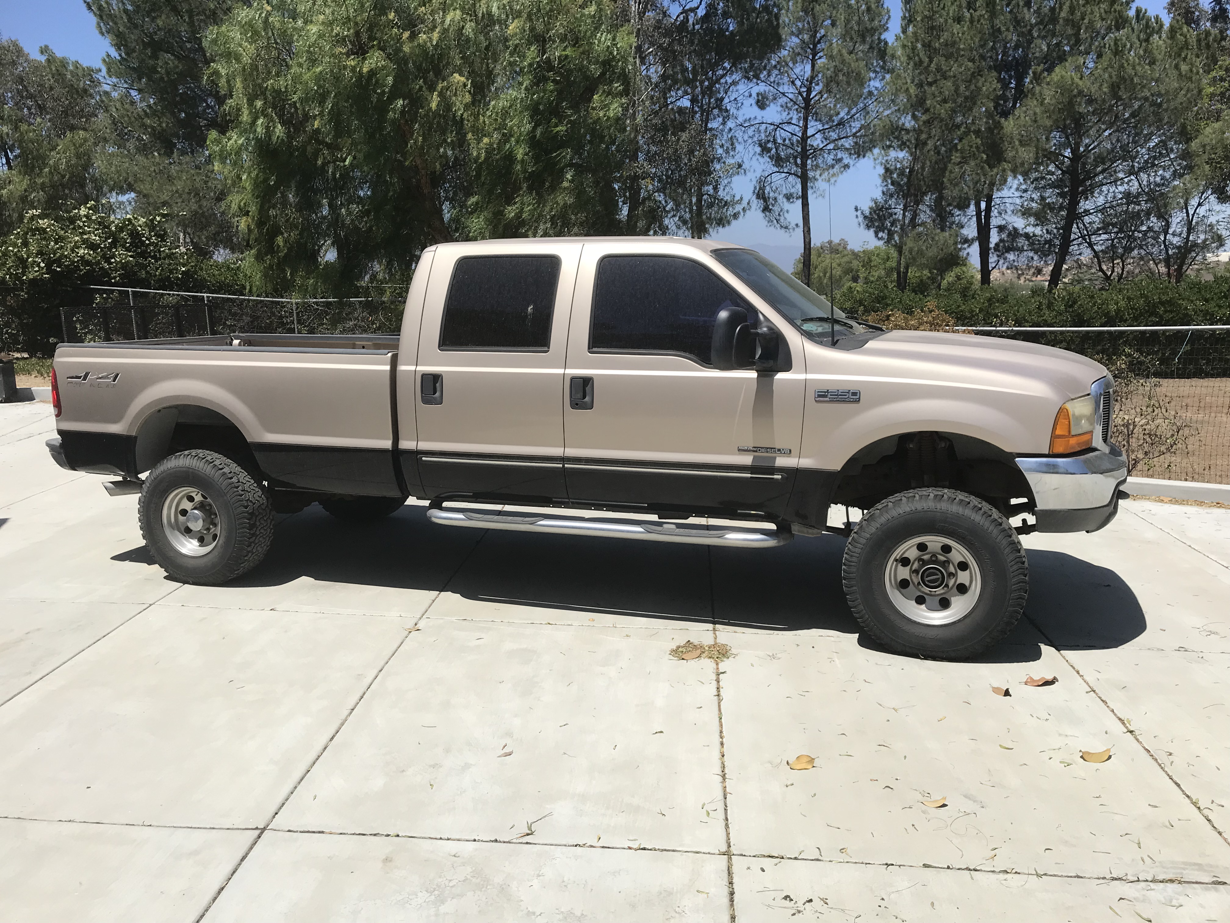 Used 1999 Ford F250 4x4 Crew Cab Super Duty image 3