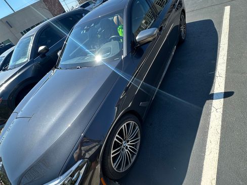 Used 2020 BMW M550i xDrive M550i xDrive Sedan 4D w/ Premium Package image 9