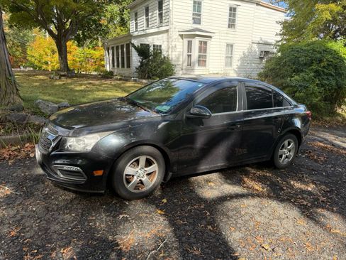 Used 2015 Chevrolet Cruze LT image 4