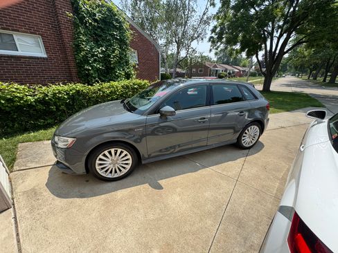 Used 2017 Audi A3 e-tron Premium image 8