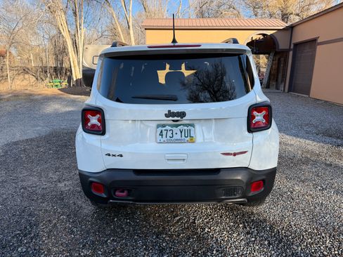 Used 2019 Jeep Renegade Trailhawk image 8