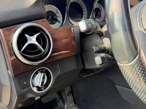 Used 2015 Mercedes-Benz GLK 350 4MATIC image 18