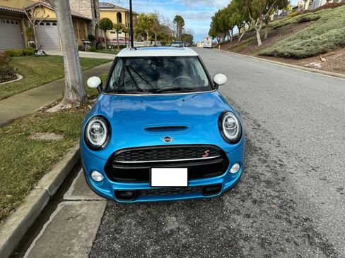 Used 2019 MINI Cooper S w/ Premium Package image 10