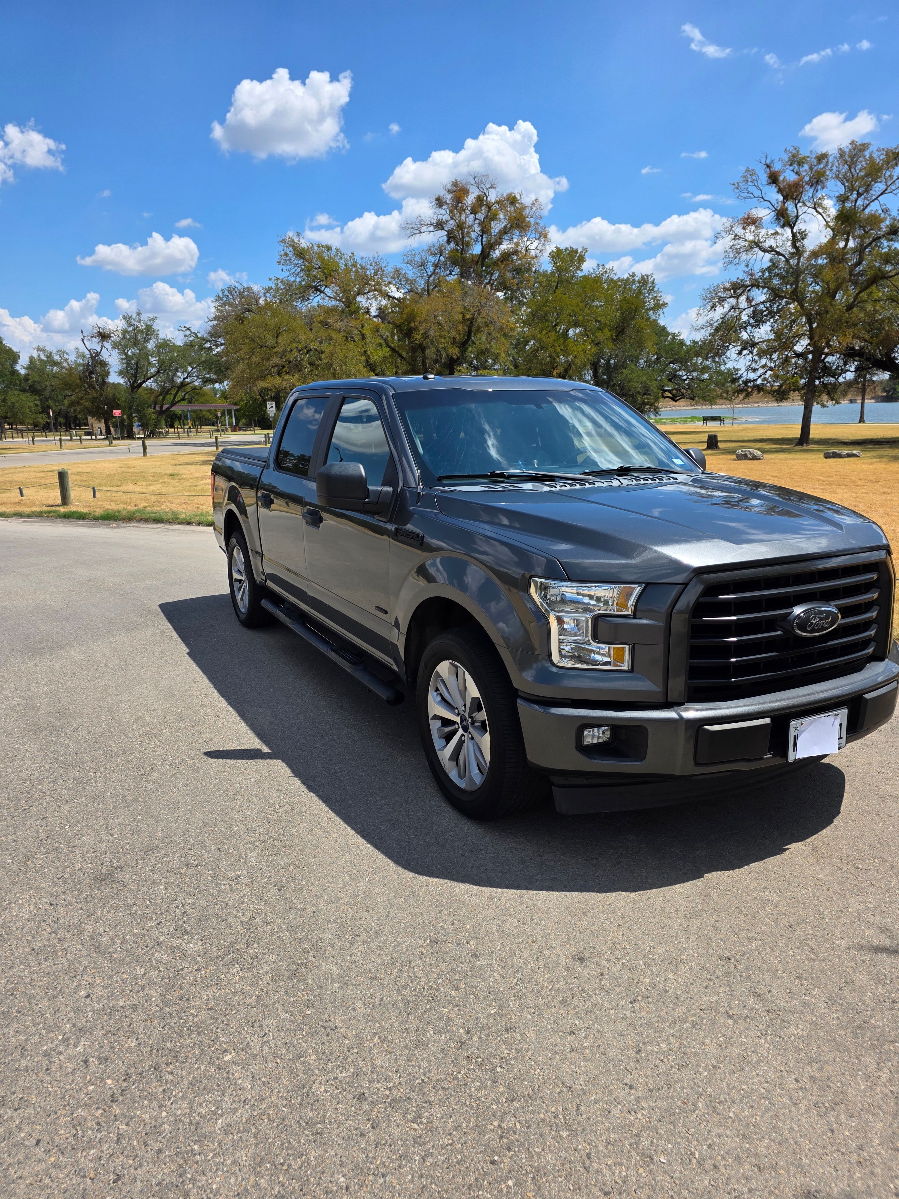 Used 2017 Ford F150 XL w/ Equipment Group 101A Mid RWD image 1