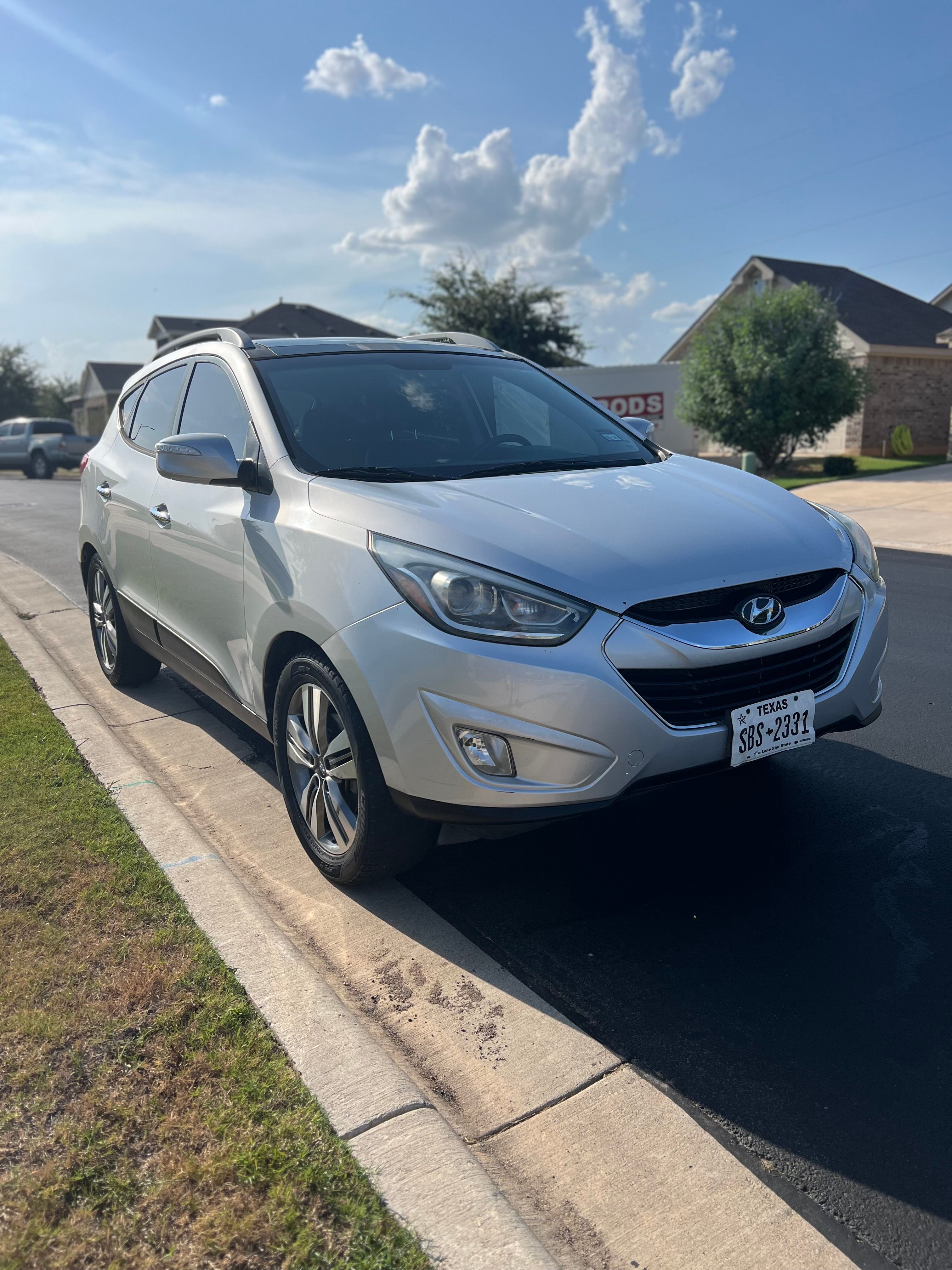 Used 2014 Hyundai Tucson Limited w/ Technology Package 02 FWD image 2
