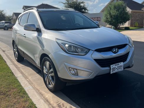 Used 2014 Hyundai Tucson Limited w/ Technology Package 02 FWD image 2