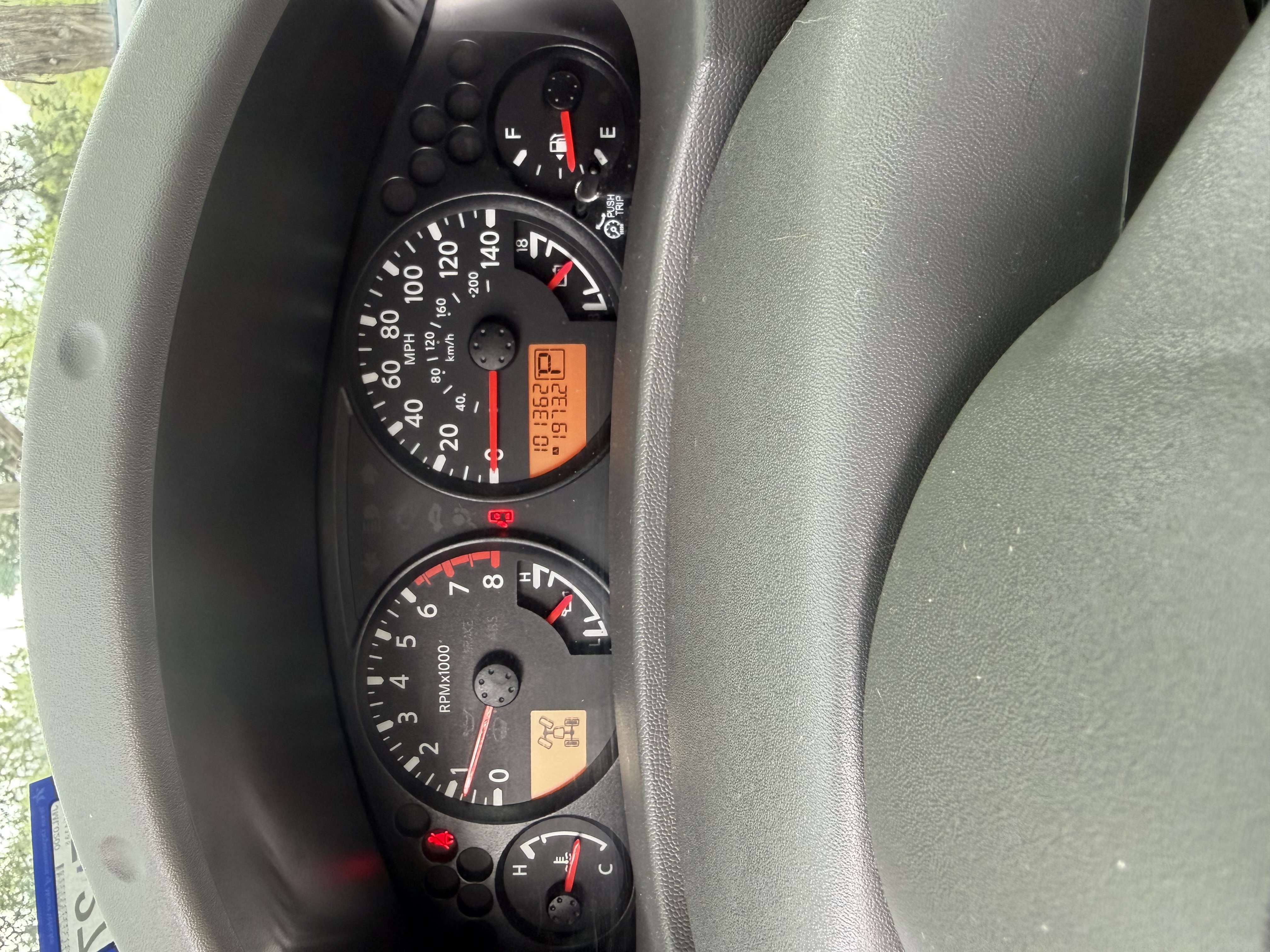 Used 2014 Nissan Frontier SV AWD/4WD image 9