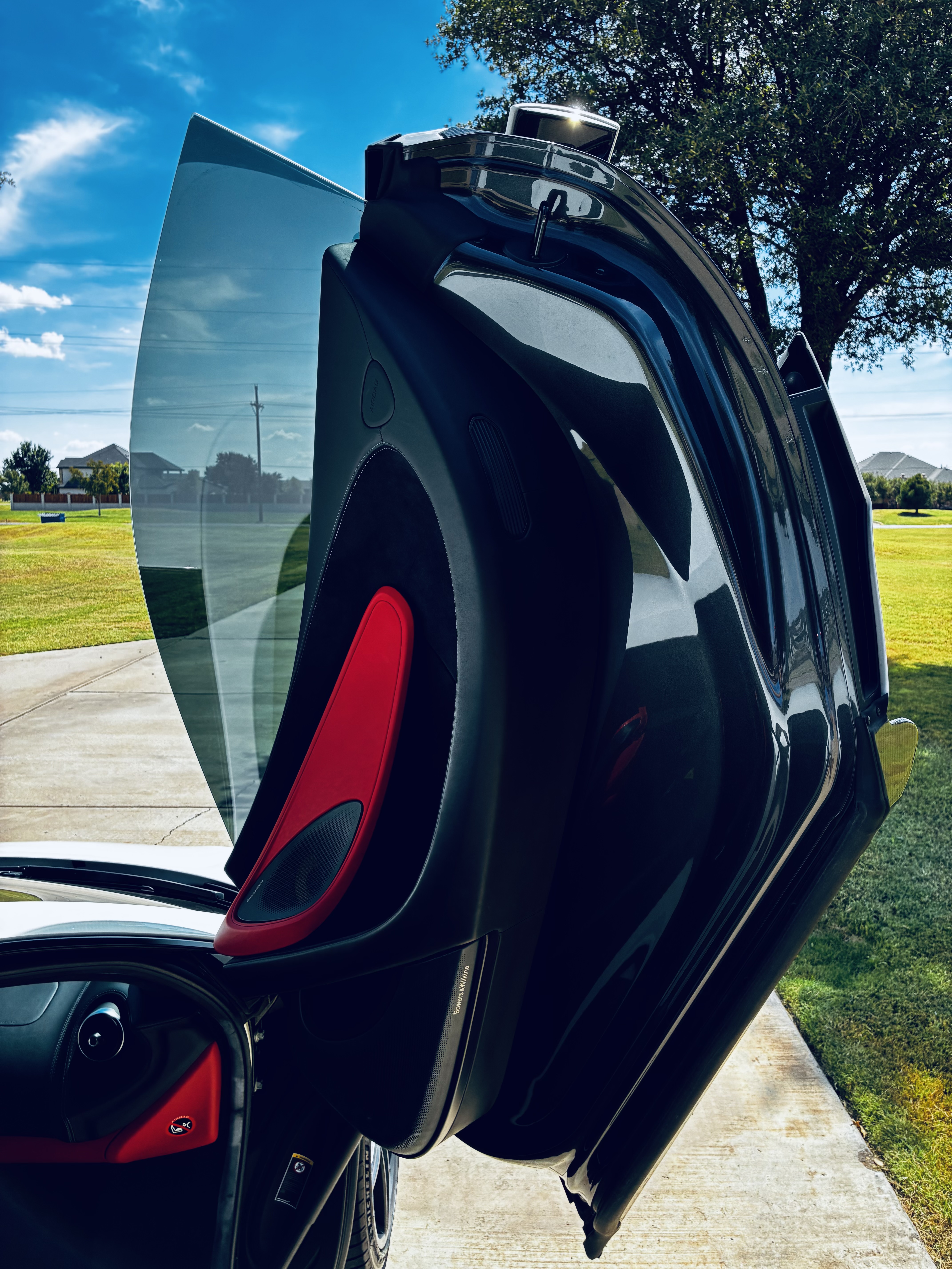 Used 2016 McLaren 570S Coupe RWD image 18