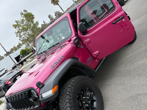 Used 2024 Jeep Wrangler Unlimited image 1