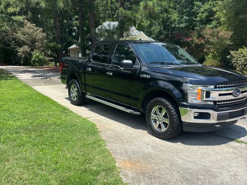 Used 2019 Ford F150 XLT w/ Equipment Group 302A Luxury AWD/4WD image 4