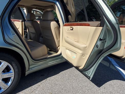 Used 2006 Cadillac DTS w/ Sun And Navigation Package image 10