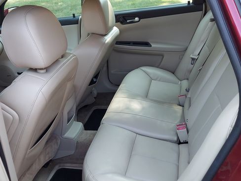 Used 2010 Chevrolet Impala LTZ image 6