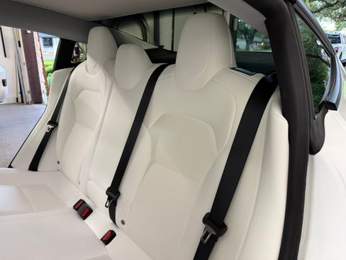 Used 2025 Tesla Model 3 Performance image 30