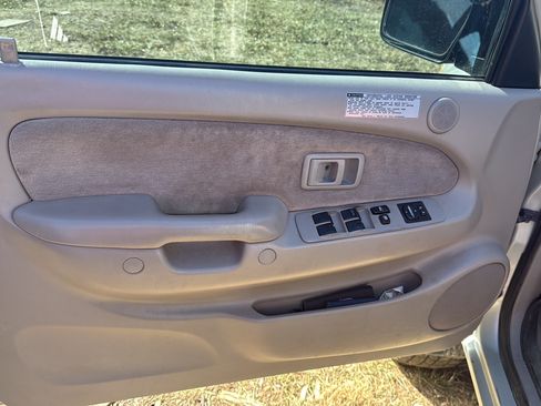 Used 2003 Toyota Tacoma Pickup 4D 5 ft image 14